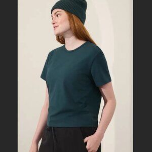 Athleta Essential Tee in Cypress NWT